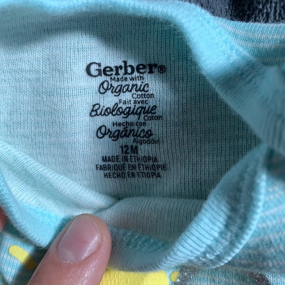 Gerber organic onesies - Picture 3 of 7
